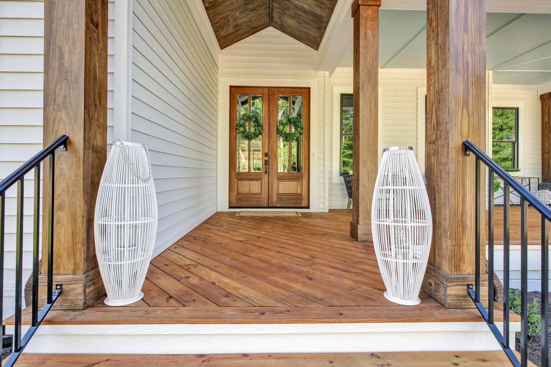 05 Front Entry Detail